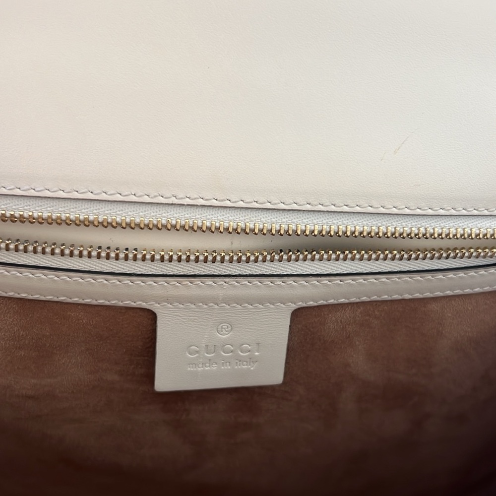 Gucci MM White and Red Leather Handbag - Picture 14 of 16
